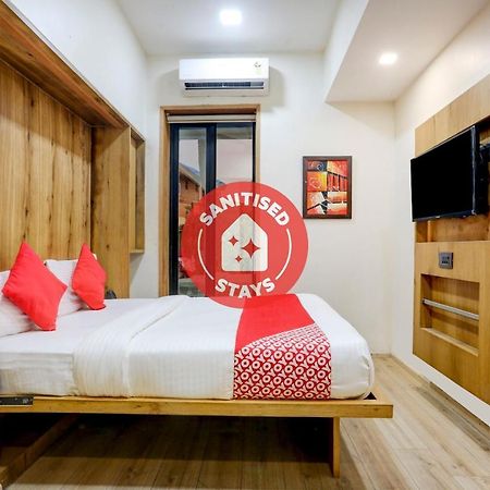 Oyo 81549 Hotel Elegance Nx Bombay Eksteriør billede